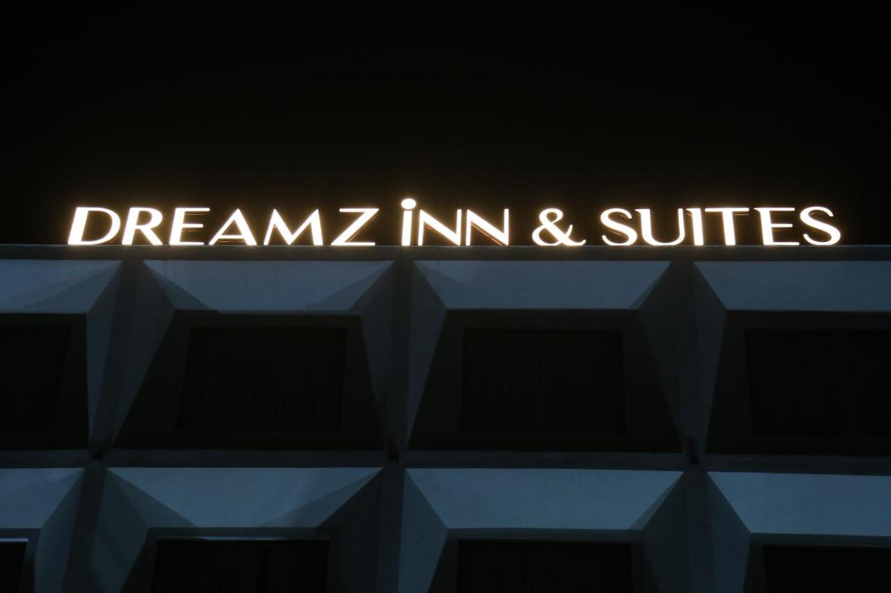 Dreamz Inn & Suites Zirakpur Экстерьер фото