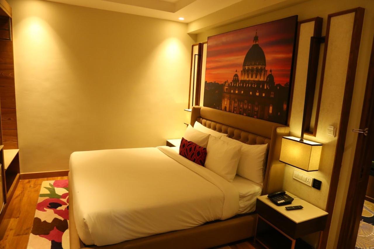 Dreamz Inn & Suites Zirakpur Экстерьер фото