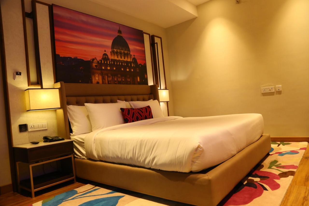 Dreamz Inn & Suites Zirakpur Экстерьер фото