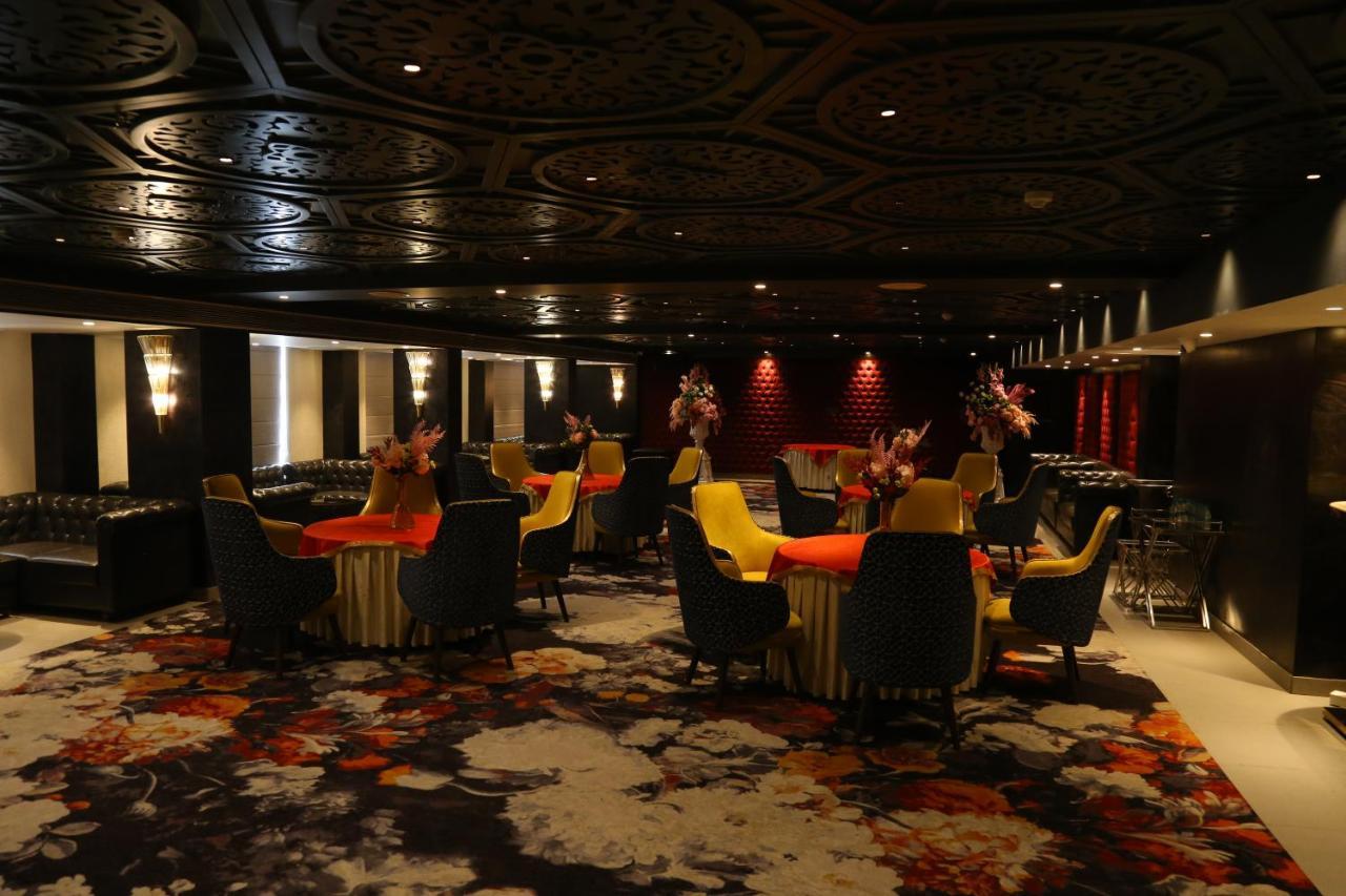 Dreamz Inn & Suites Zirakpur Экстерьер фото