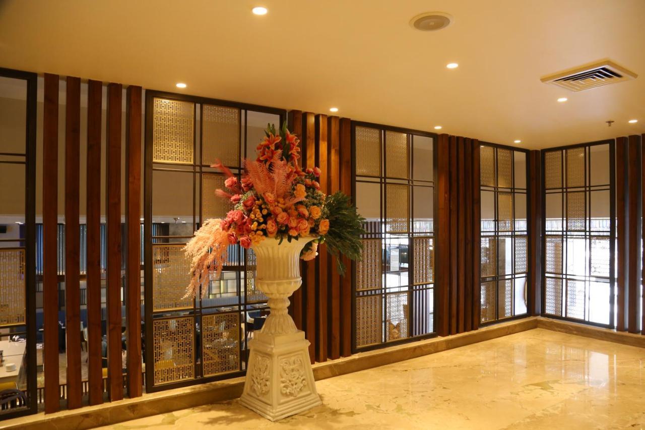 Dreamz Inn & Suites Zirakpur Экстерьер фото