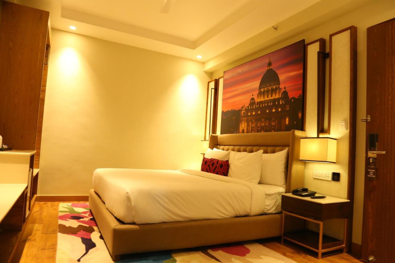 Dreamz Inn & Suites Zirakpur Экстерьер фото