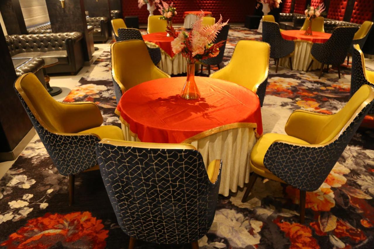 Dreamz Inn & Suites Zirakpur Экстерьер фото
