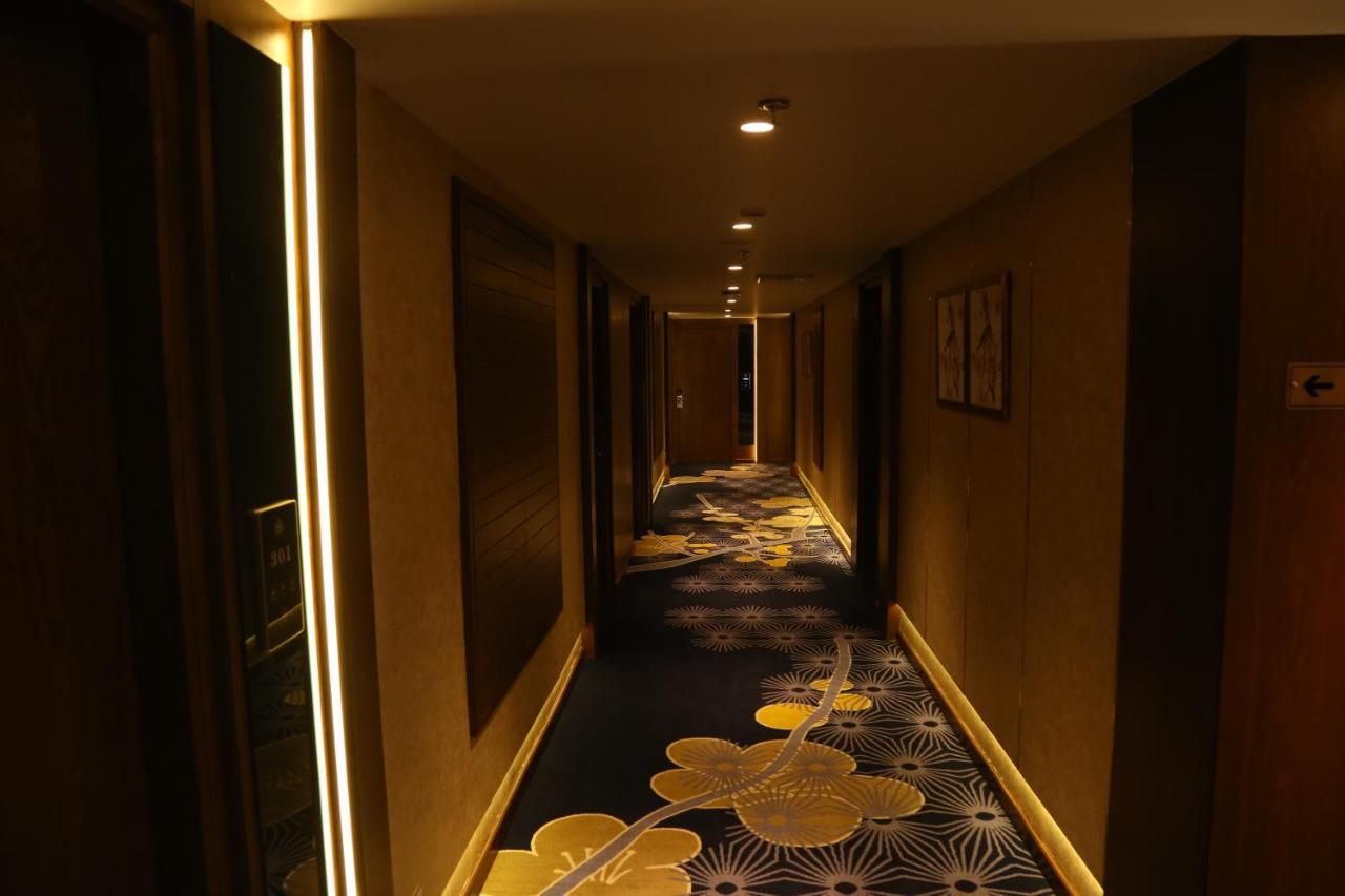 Dreamz Inn & Suites Zirakpur Экстерьер фото