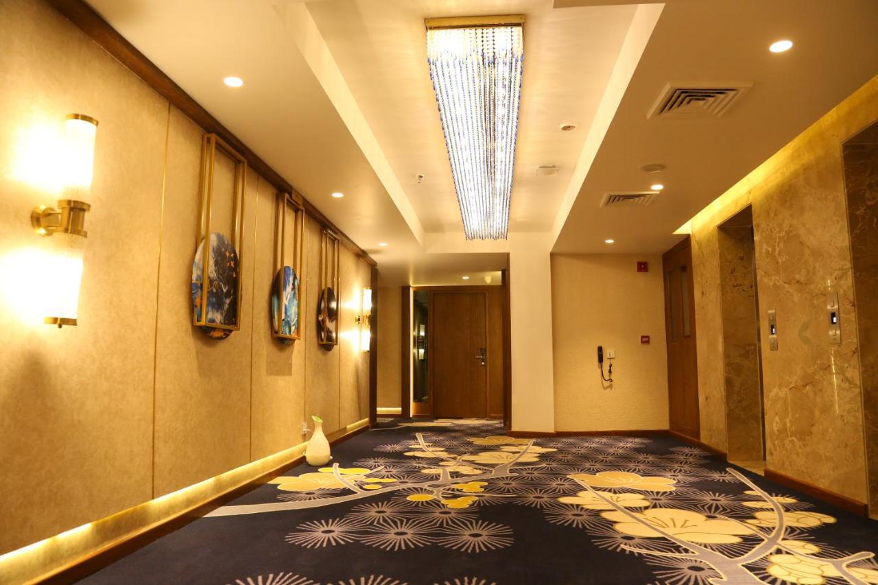 Dreamz Inn & Suites Zirakpur Экстерьер фото