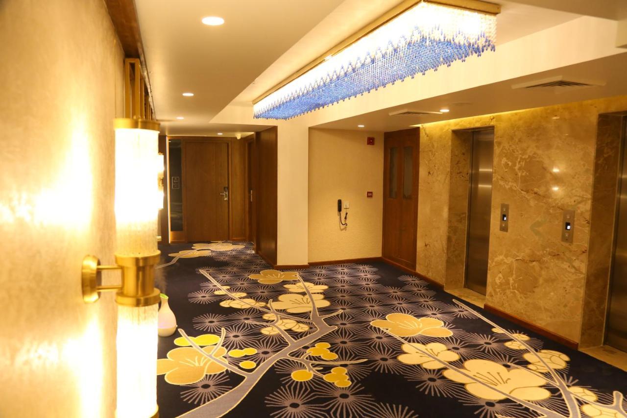 Dreamz Inn & Suites Zirakpur Экстерьер фото