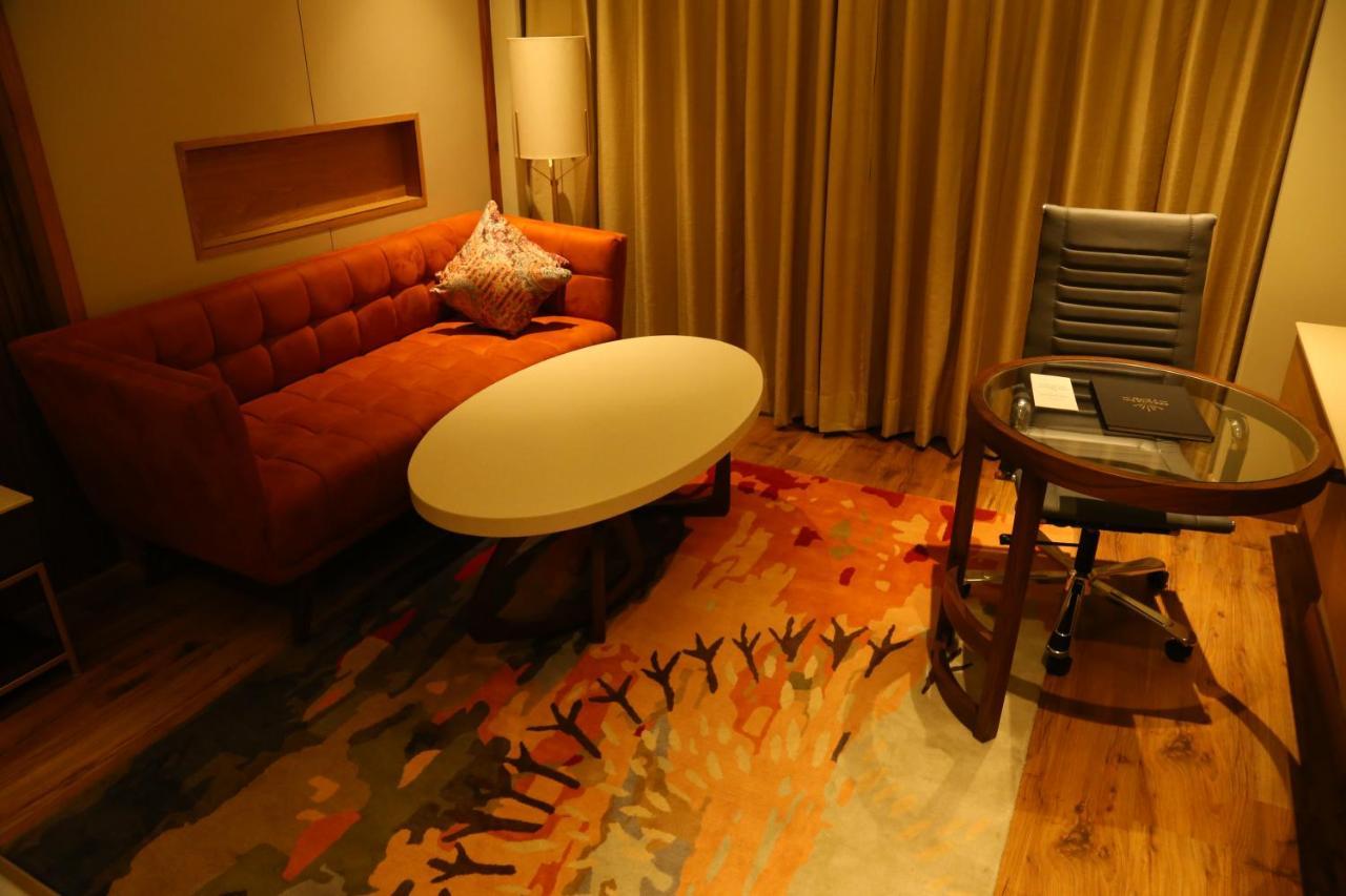 Dreamz Inn & Suites Zirakpur Экстерьер фото