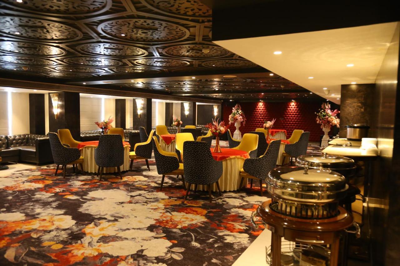 Dreamz Inn & Suites Zirakpur Экстерьер фото