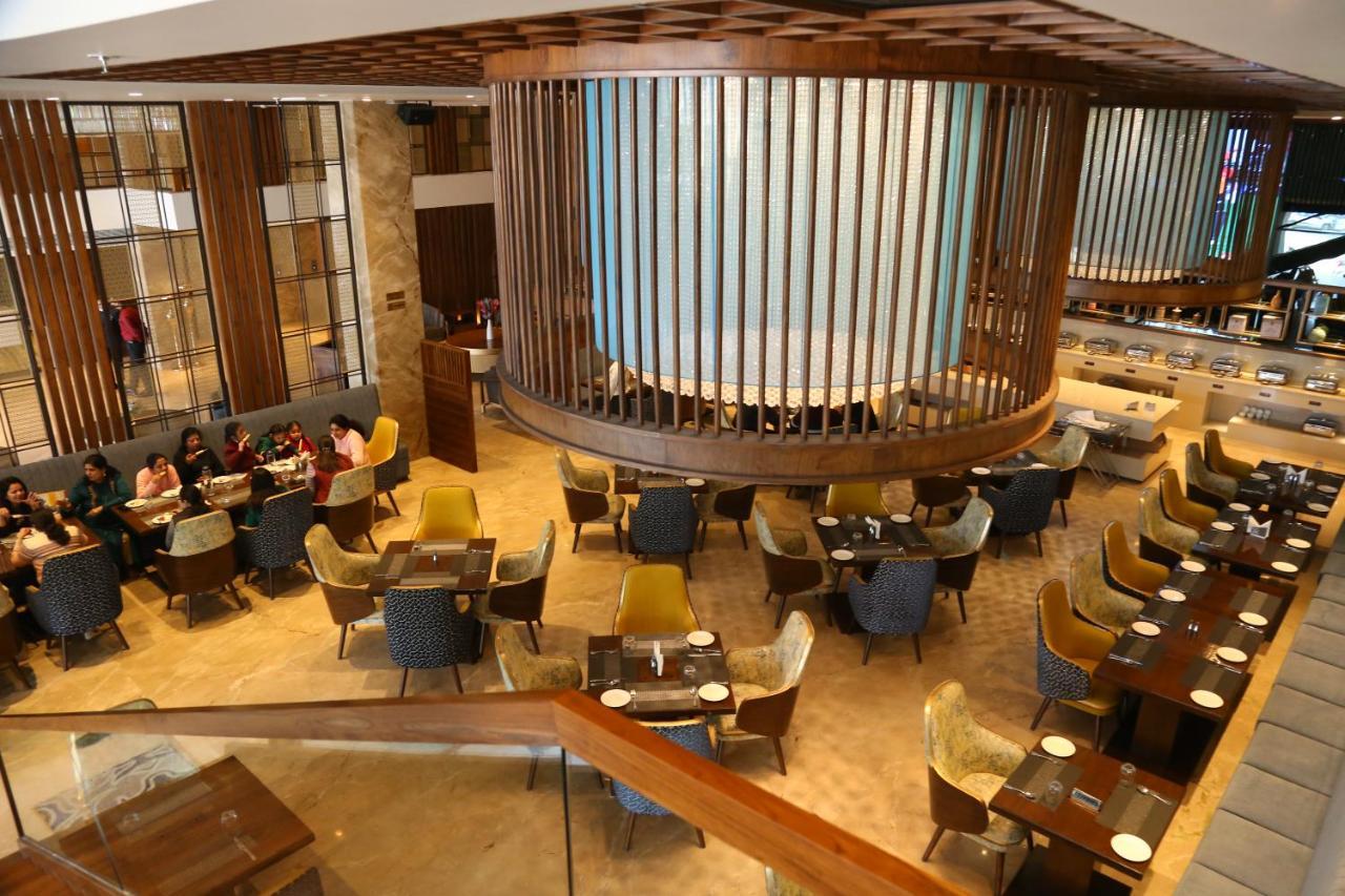 Dreamz Inn & Suites Zirakpur Экстерьер фото